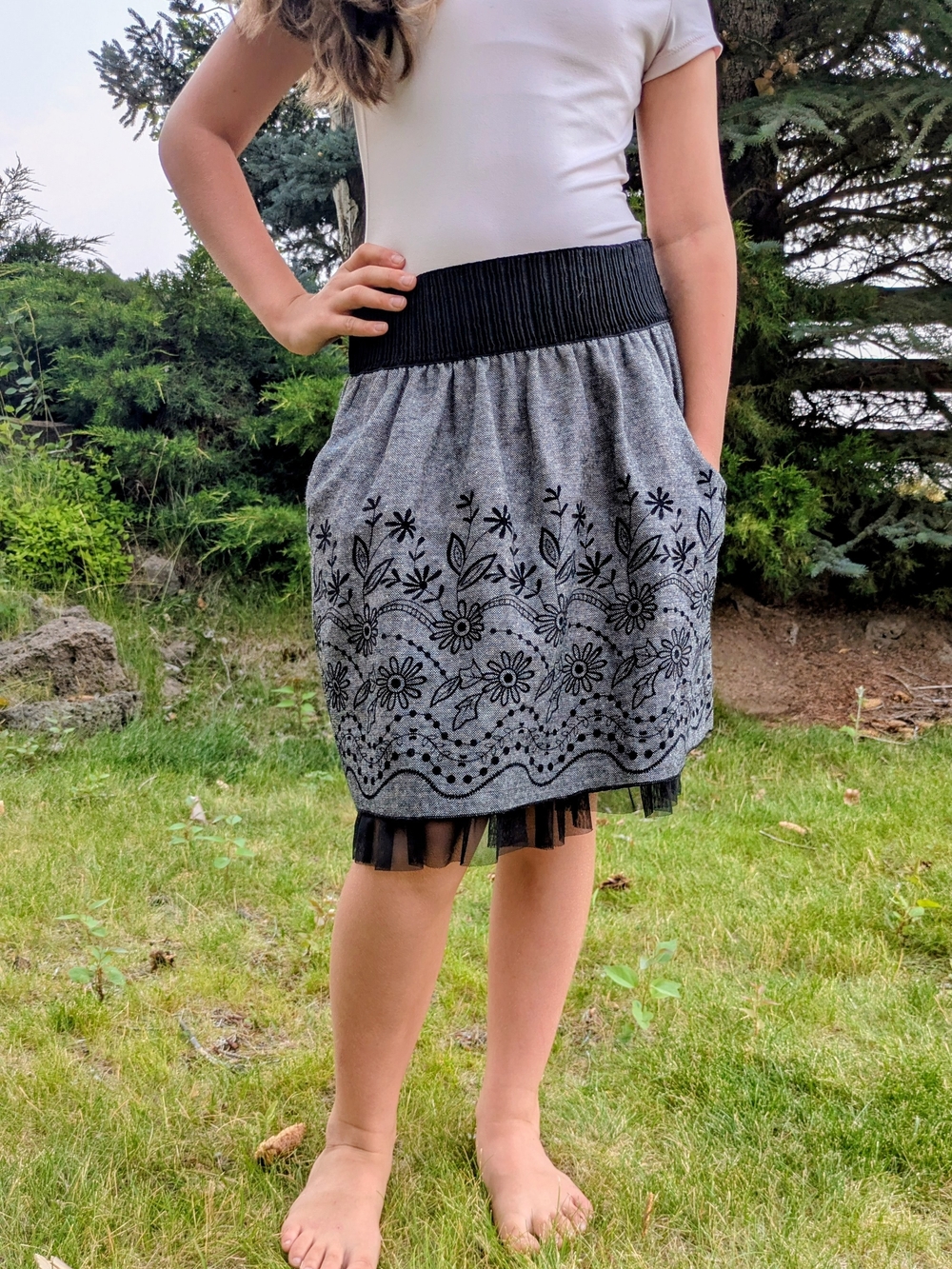 Joe Benbasset Women's Skirt with Black Elastic Waistband and Floral Embroidery